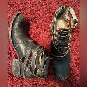 Preowned distressed boots by free bird  street style bootie is ready to wear